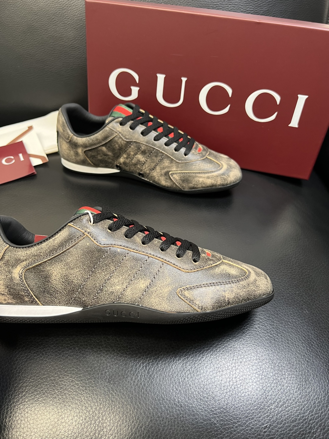 Gucci 高品质 顶级工艺品 古奇 专柜新款原厂配置，意大利进口牛皮面料，进口牛皮内里垫，透气舒适，鞋