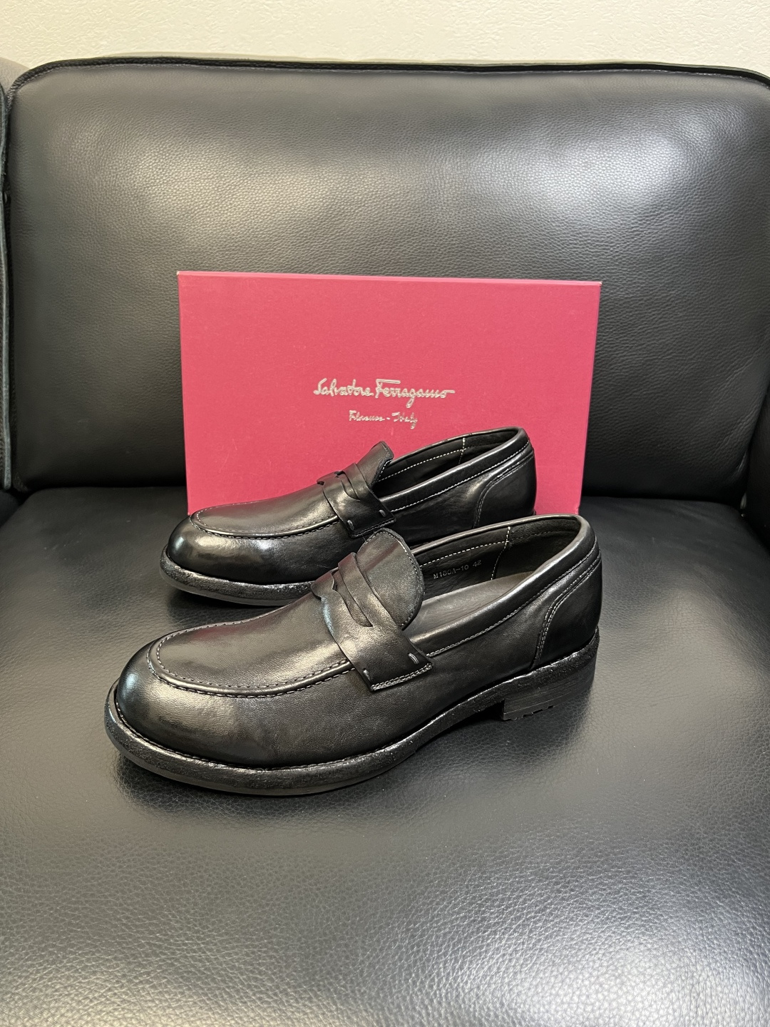 Ferragamo 高品质 顶级工艺品 菲拉格慕 专柜同步发售原厂配置，意大利进口原版牛皮，进口水染牛里