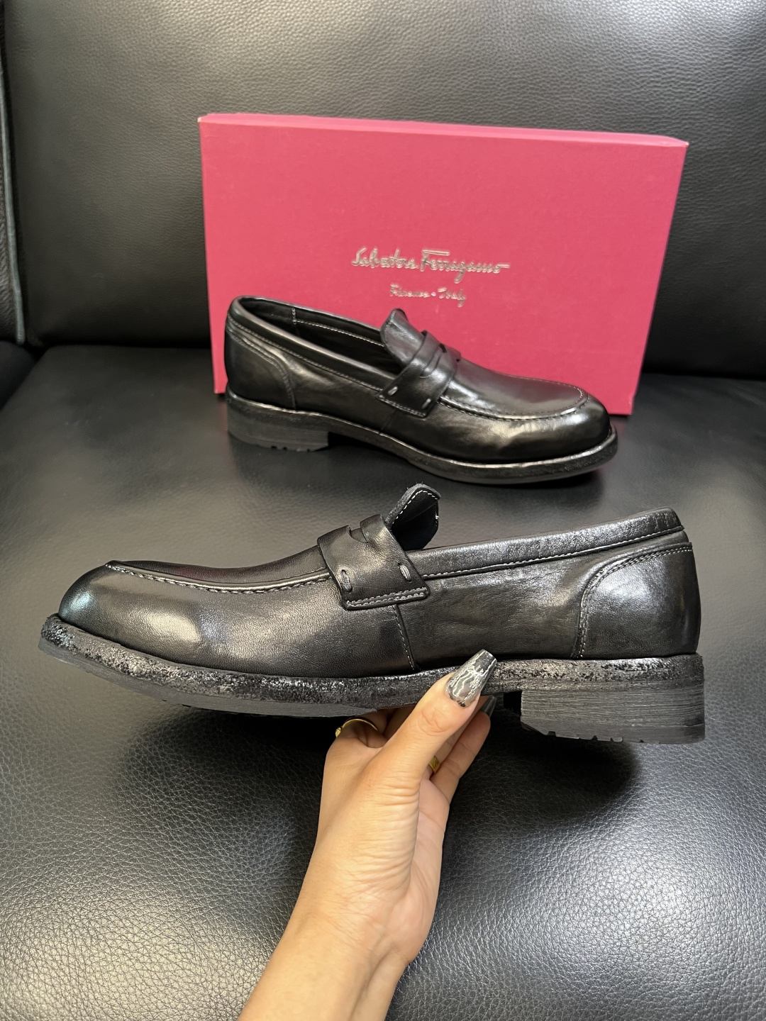 Ferragamo 高品质 顶级工艺品 菲拉格慕 专柜同步发售原厂配置，意大利进口原版牛皮，进口水染牛里