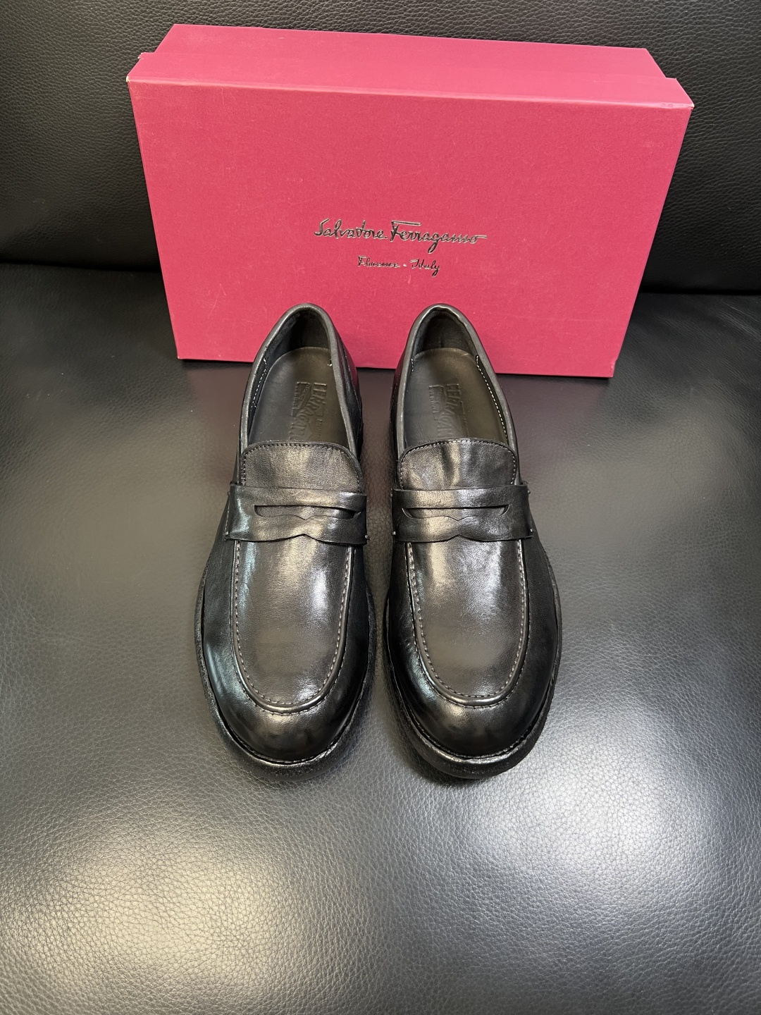 Ferragamo 高品质 顶级工艺品 菲拉格慕 专柜同步发售原厂配置，意大利进口原版牛皮，进口水染牛里