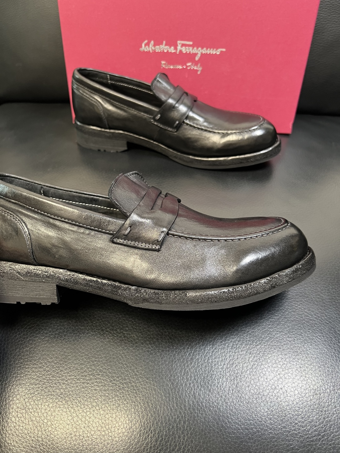 Ferragamo 高品质 顶级工艺品 菲拉格慕 专柜同步发售原厂配置，意大利进口原版牛皮，进口水染牛里