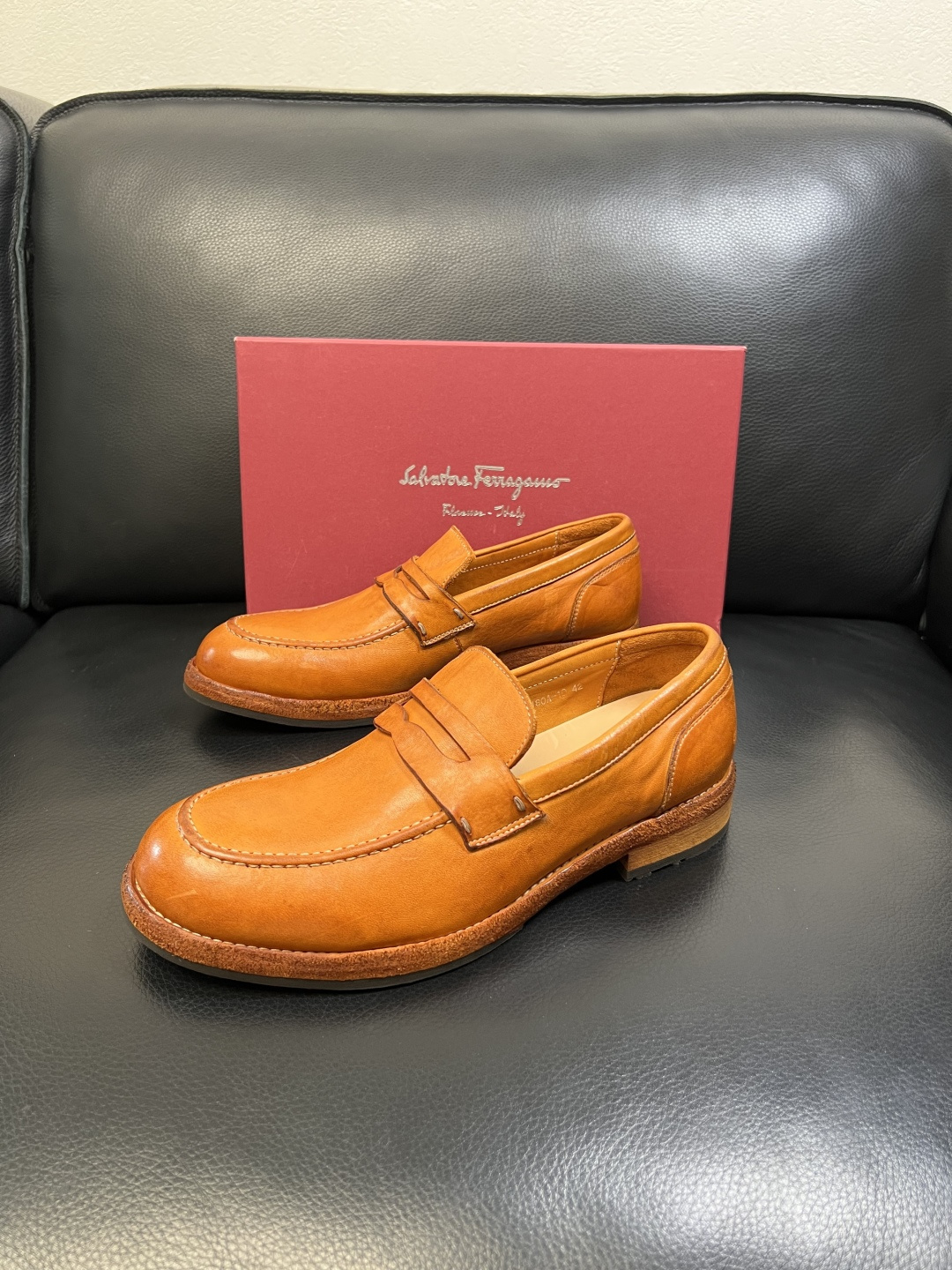 Ferragamo 高品质 顶级工艺品 菲拉格慕 专柜同步发售原厂配置，意大利进口原版牛皮，进口水染牛里