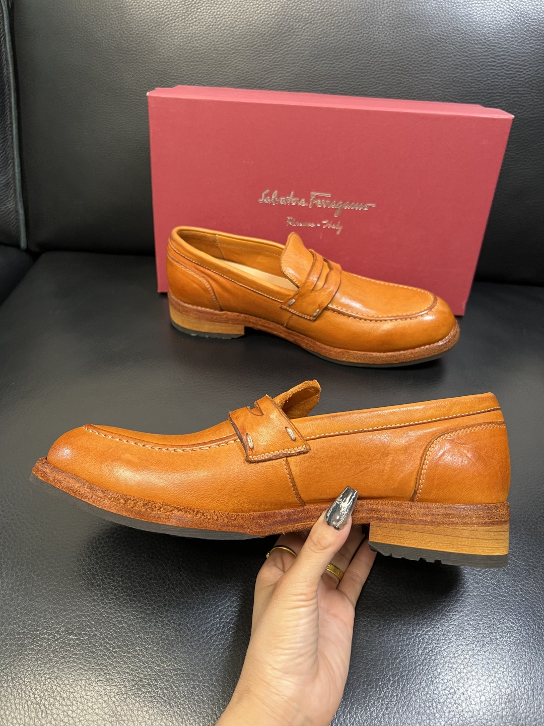Ferragamo 高品质 顶级工艺品 菲拉格慕 专柜同步发售原厂配置，意大利进口原版牛皮，进口水染牛里