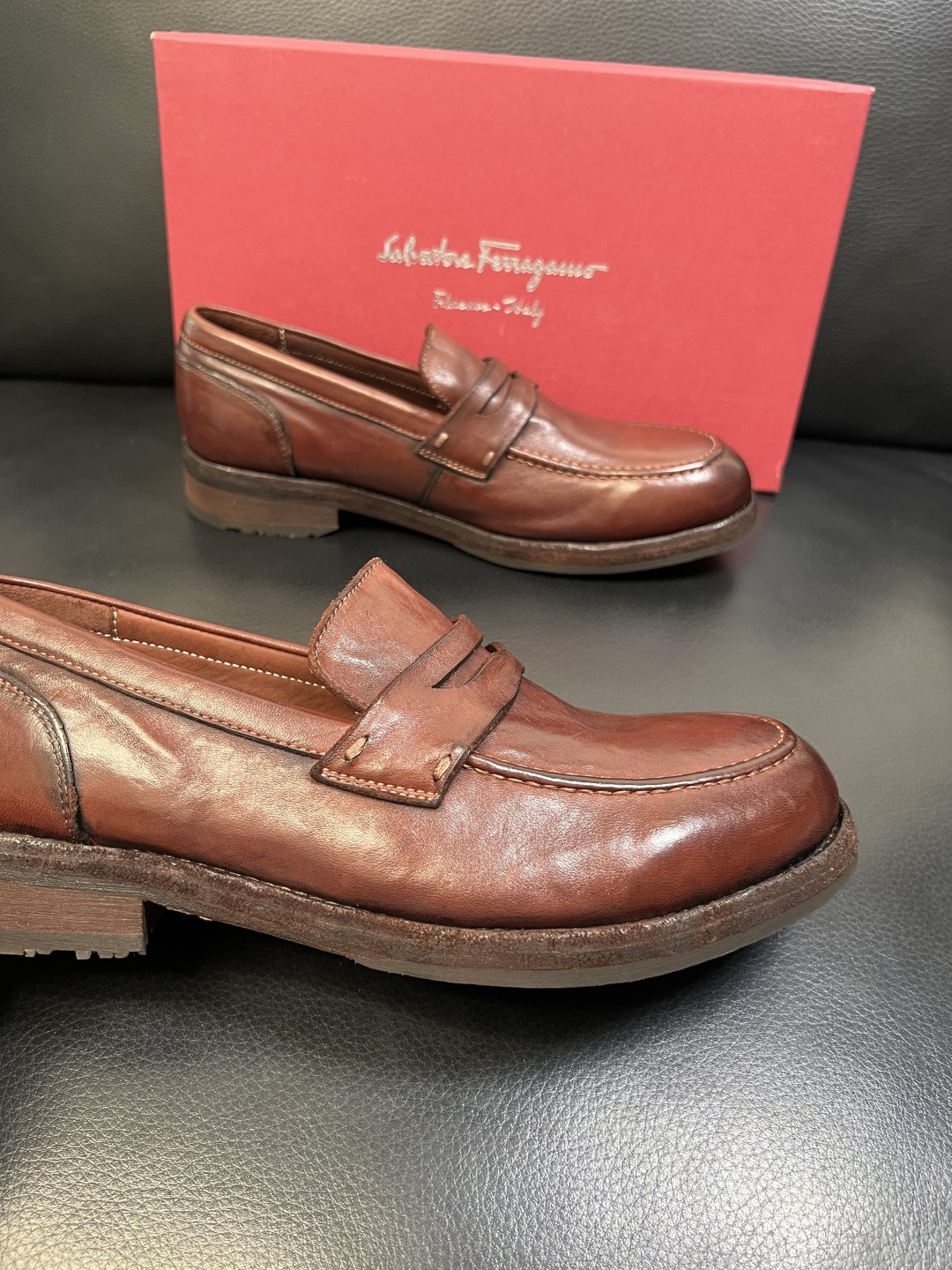 Ferragamo 高品质 顶级工艺品 菲拉格慕 专柜同步发售原厂配置，意大利进口原版牛皮，进口水染牛里