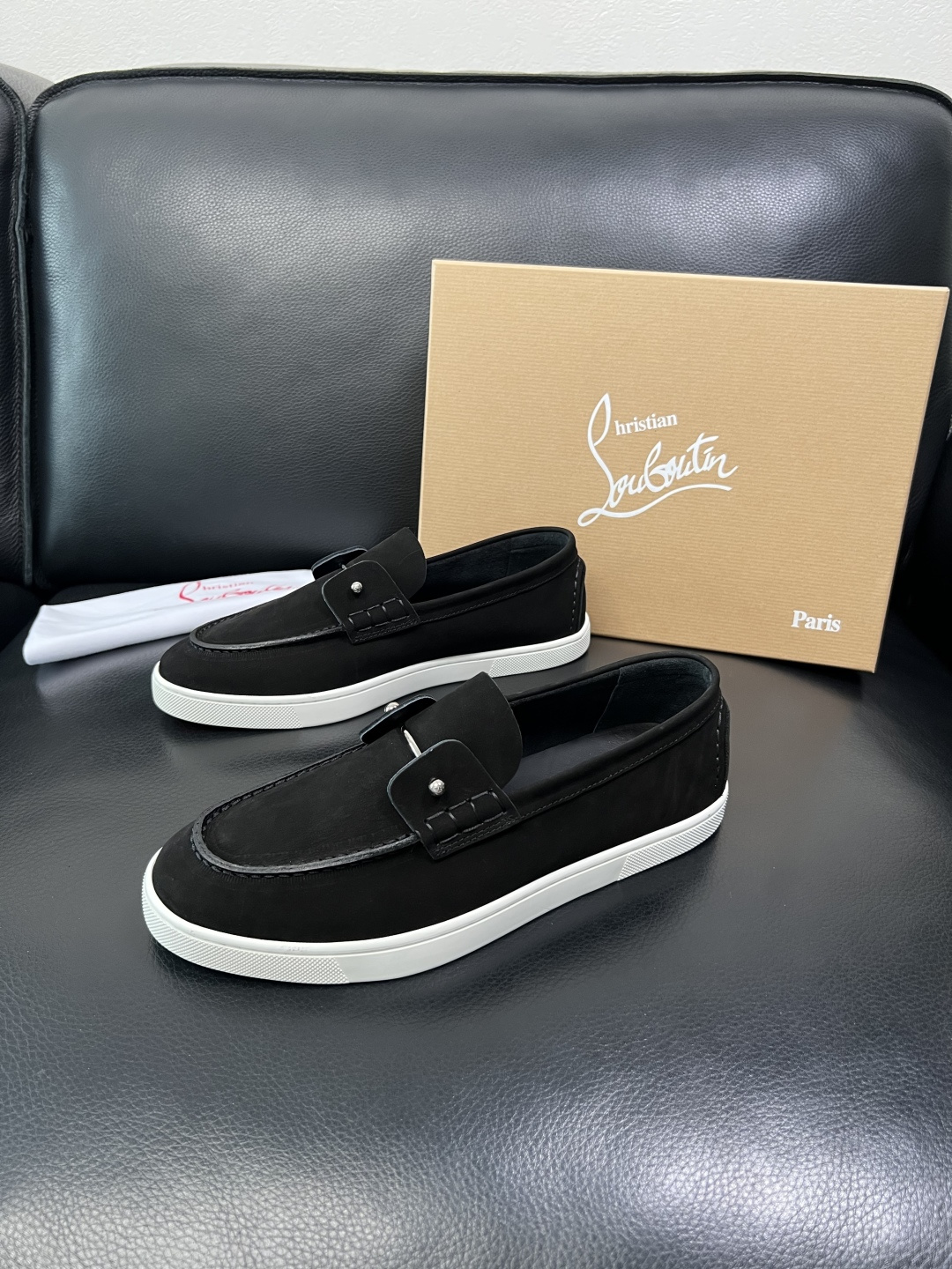 christian louboutin 高品质 顶级工艺品 CL红底 专柜同步原厂配置，意大利进口牛皮面