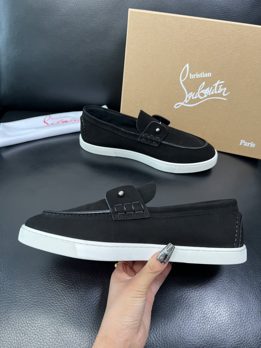 christian louboutin 高品质 顶级工艺品 CL红底 专柜同步原厂配置，意大利进口牛皮面