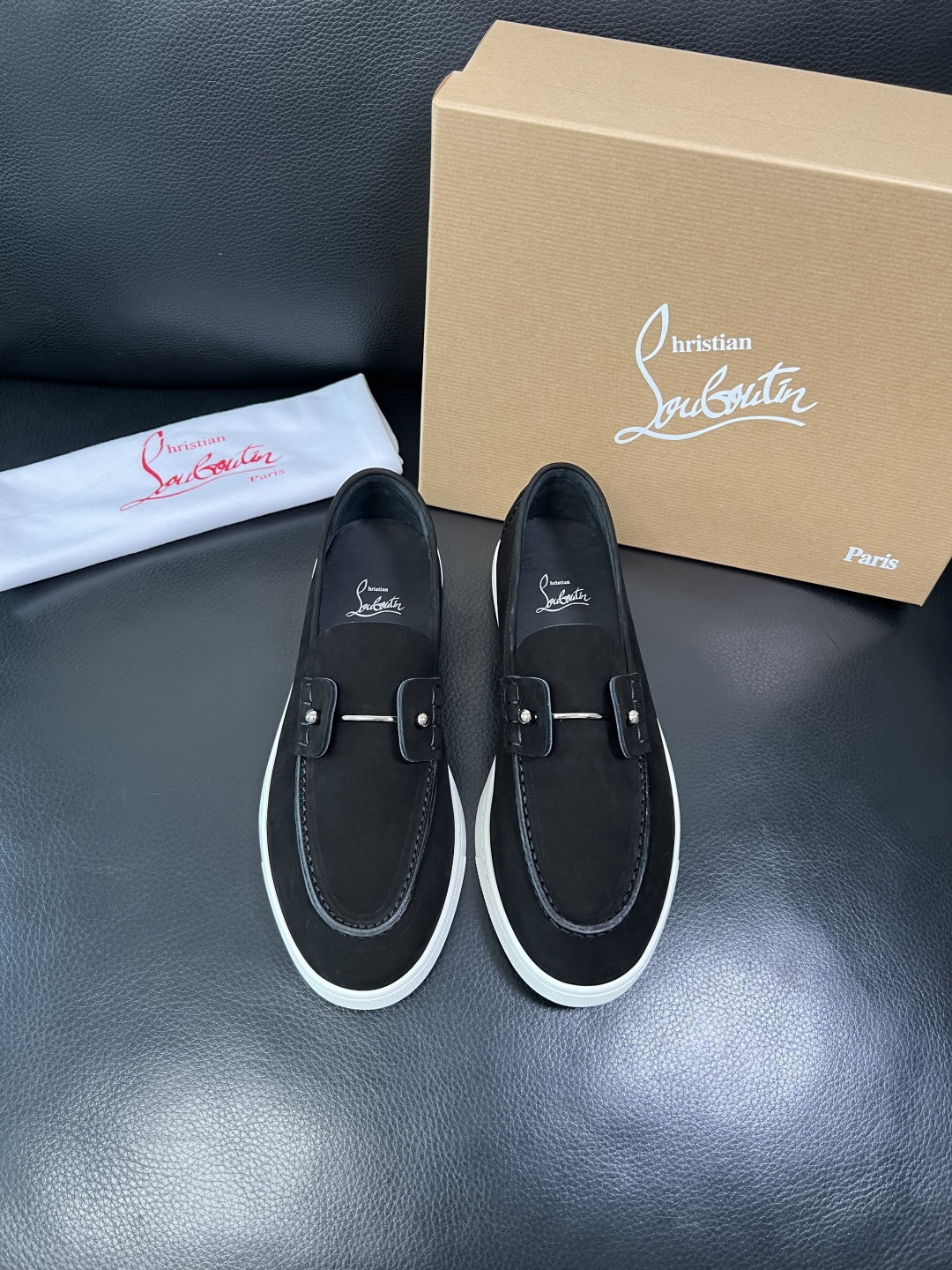 christian louboutin 高品质 顶级工艺品 CL红底 专柜同步原厂配置，意大利进口牛皮面