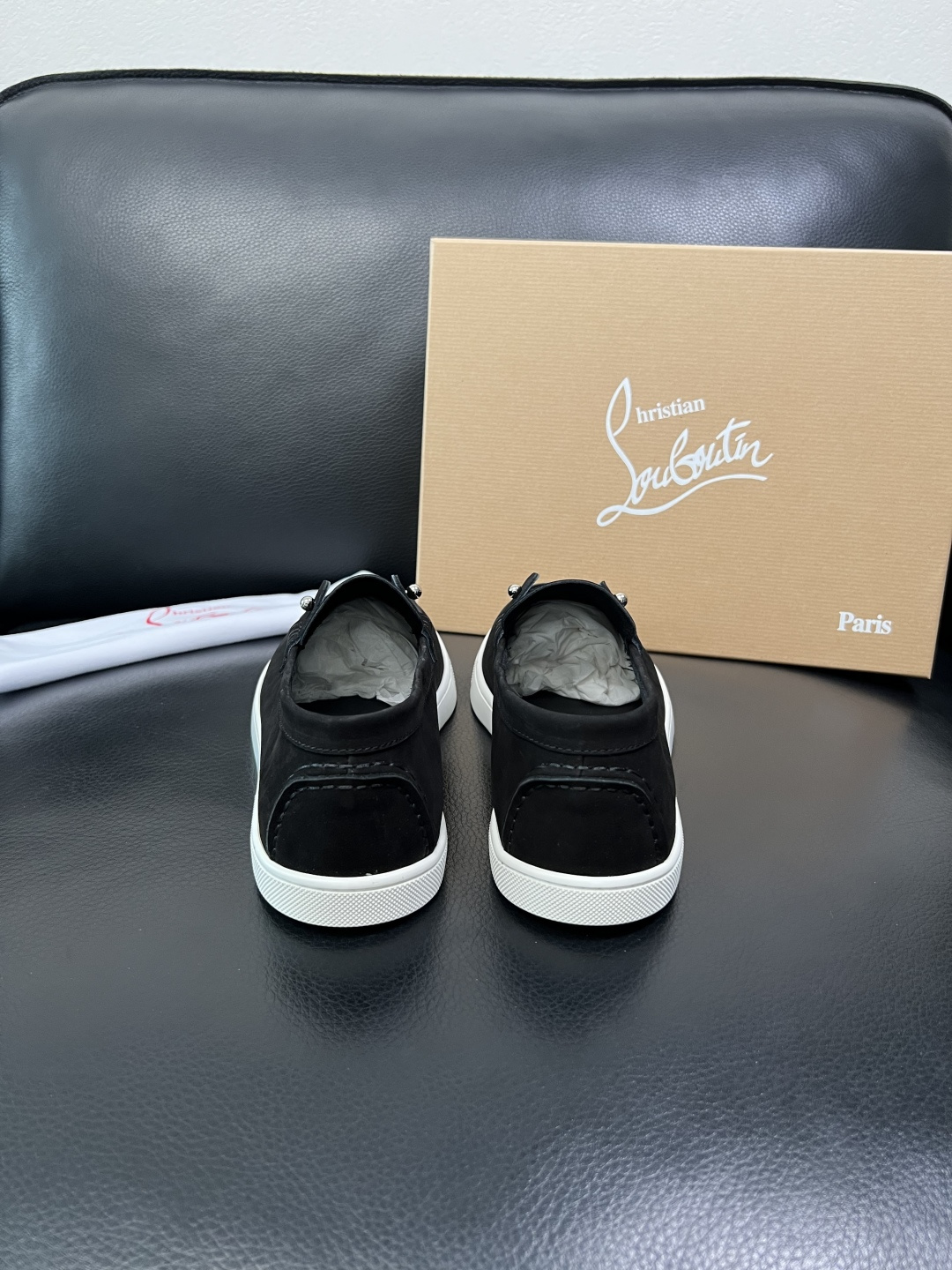 christian louboutin 高品质 顶级工艺品 CL红底 专柜同步原厂配置，意大利进口牛皮面