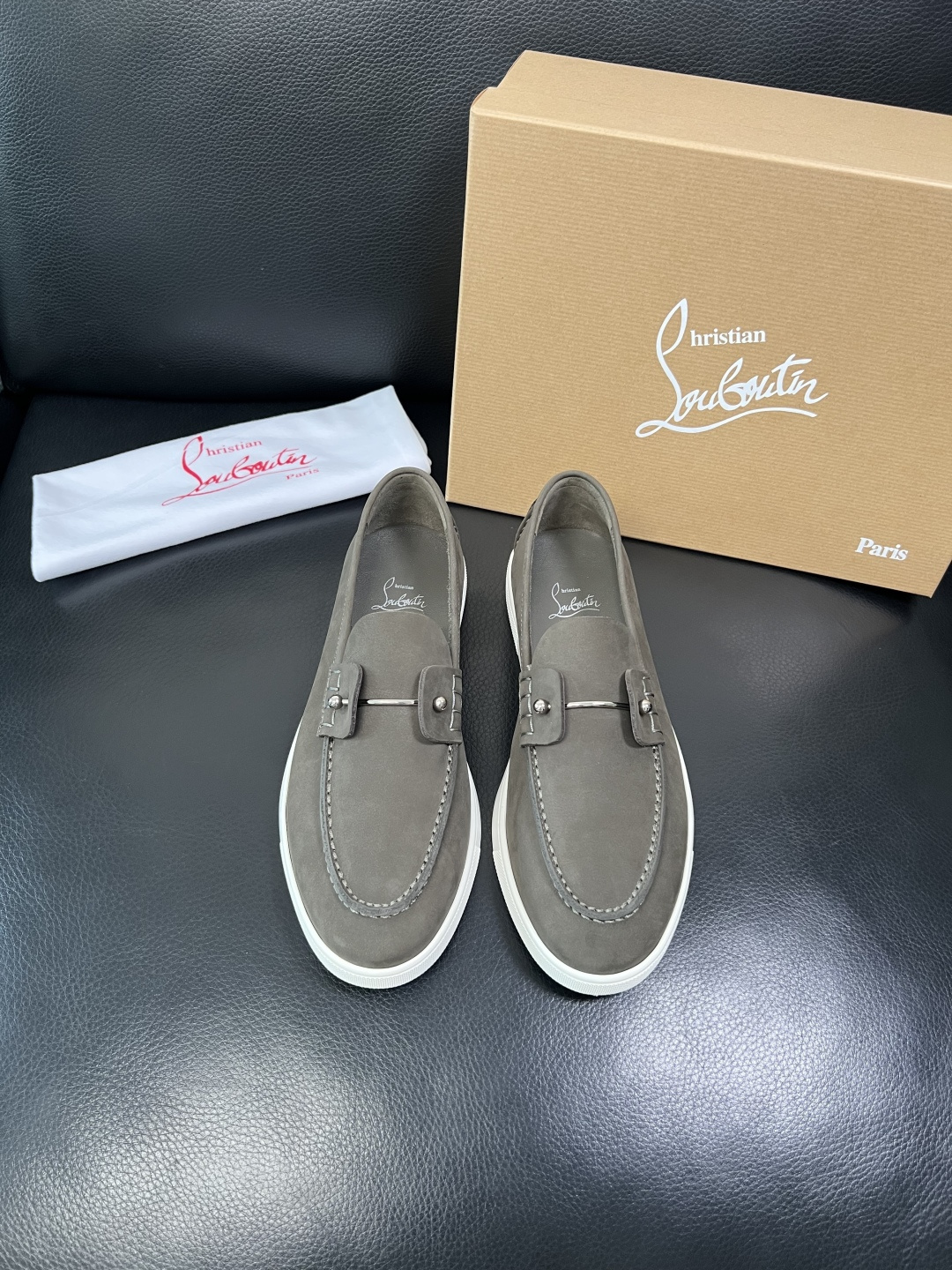 christian louboutin 高品质 顶级工艺品 CL红底 专柜同步原厂配置，意大利进口牛皮面