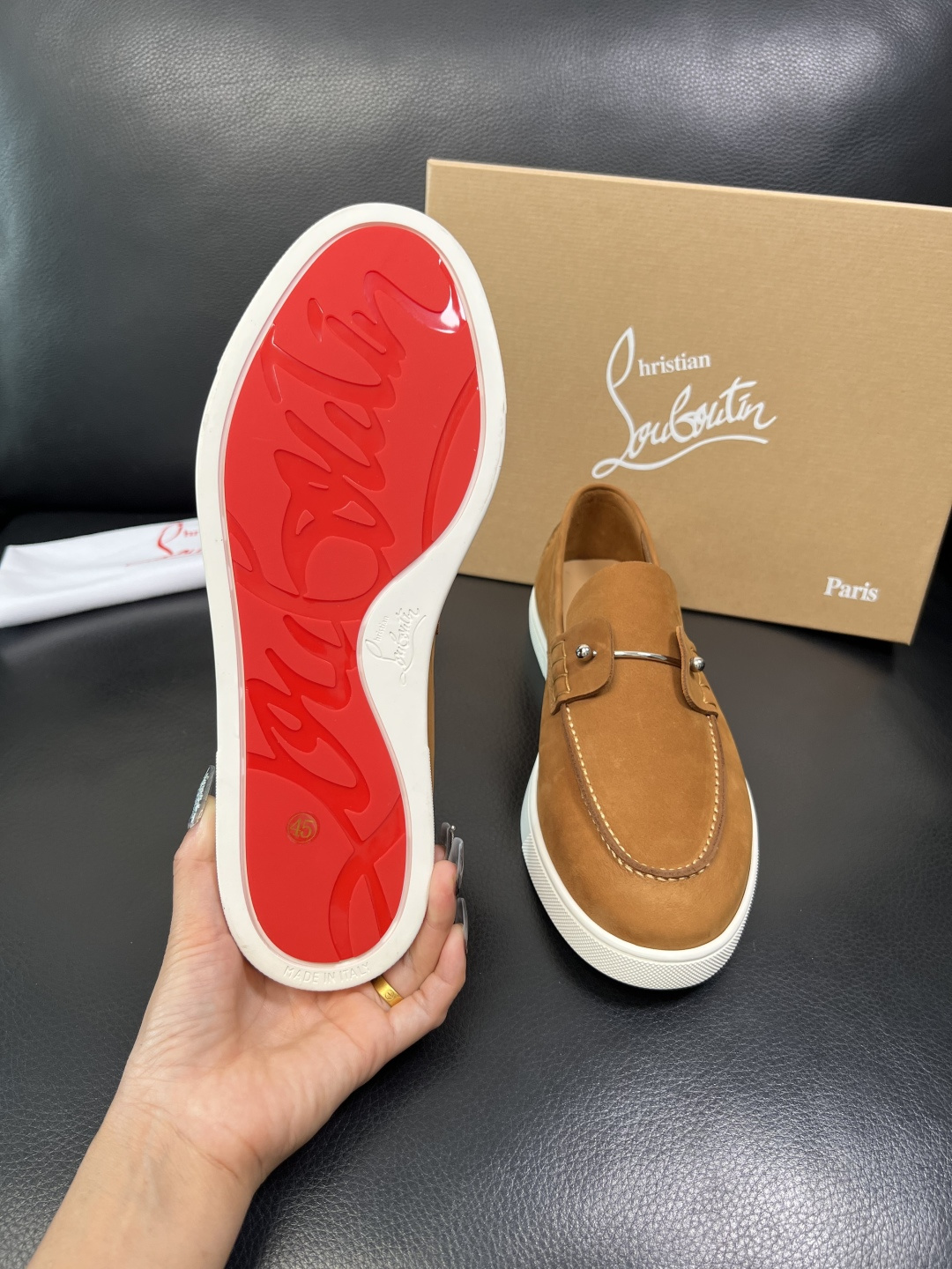 christian louboutin 高品质 顶级工艺品 CL红底 专柜同步原厂配置，意大利进口牛皮面