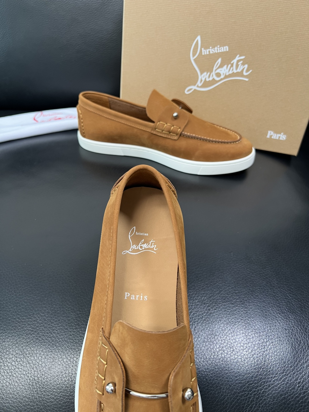 christian louboutin 高品质 顶级工艺品 CL红底 专柜同步原厂配置，意大利进口牛皮面