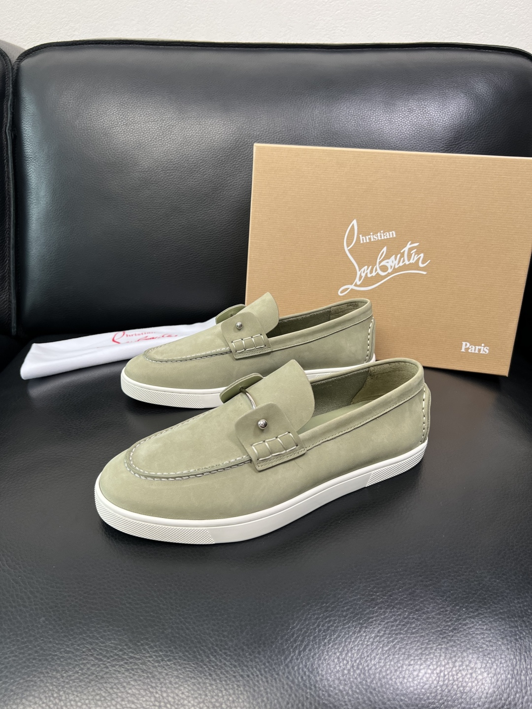 christian louboutin 高品质 顶级工艺品 CL红底 专柜同步原厂配置，意大利进口牛皮面