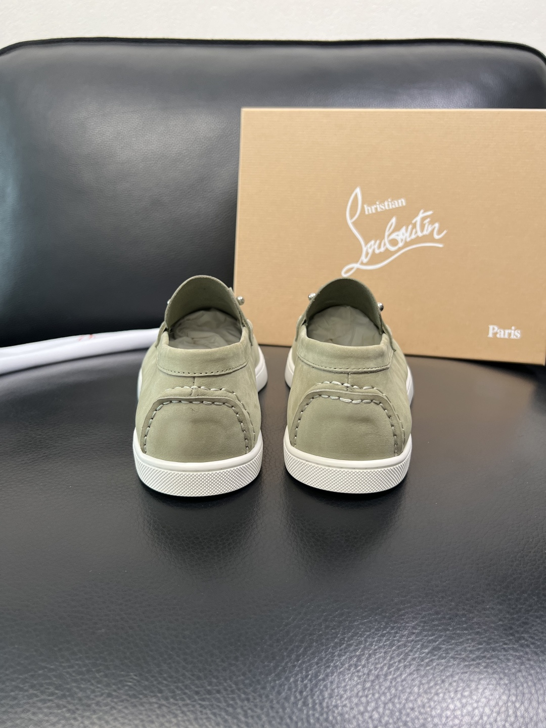 christian louboutin 高品质 顶级工艺品 CL红底 专柜同步原厂配置，意大利进口牛皮面