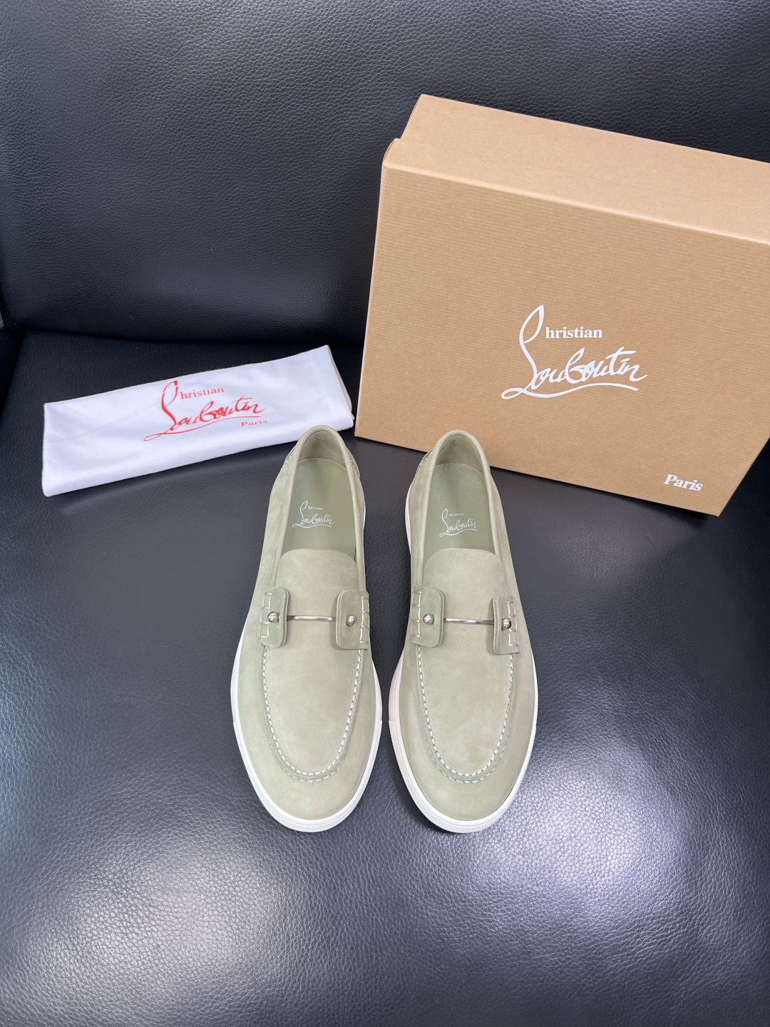 christian louboutin 高品质 顶级工艺品 CL红底 专柜同步原厂配置，意大利进口牛皮面