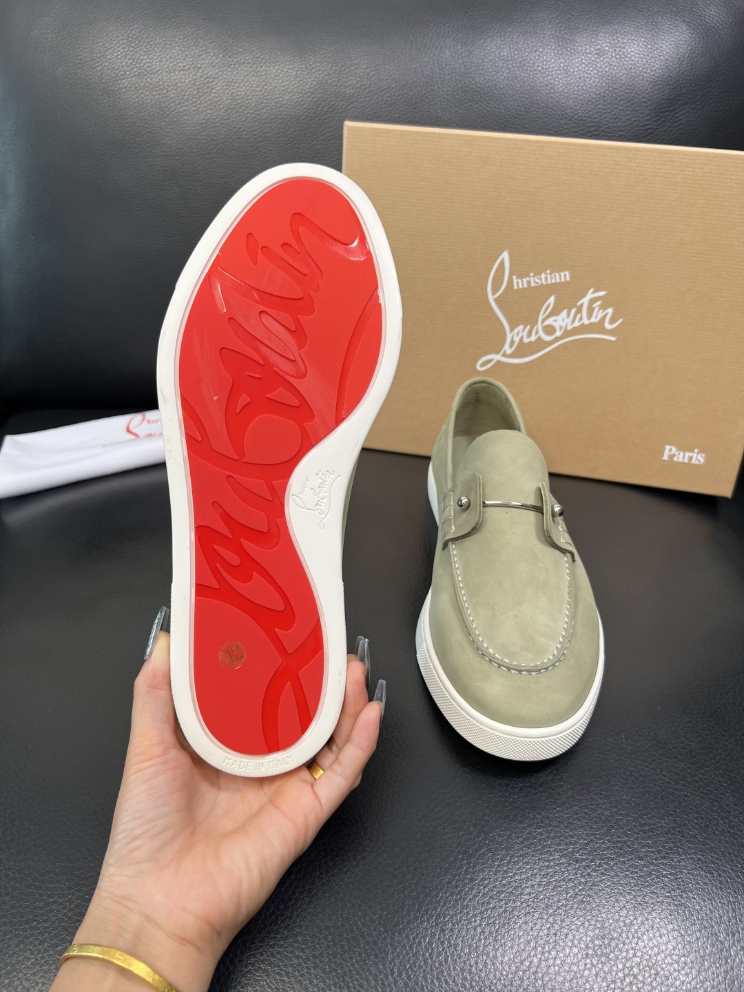 christian louboutin 高品质 顶级工艺品 CL红底 专柜同步原厂配置，意大利进口牛皮面