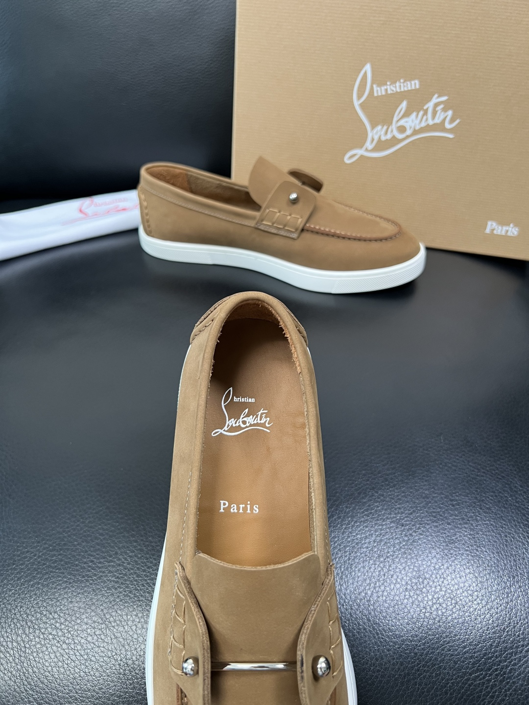 christian louboutin 高品质 顶级工艺品 CL红底 专柜同步原厂配置，意大利进口牛皮面