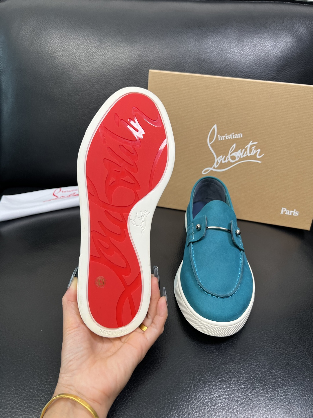 christian louboutin 高品质 顶级工艺品 CL红底 专柜同步原厂配置，意大利进口牛皮面