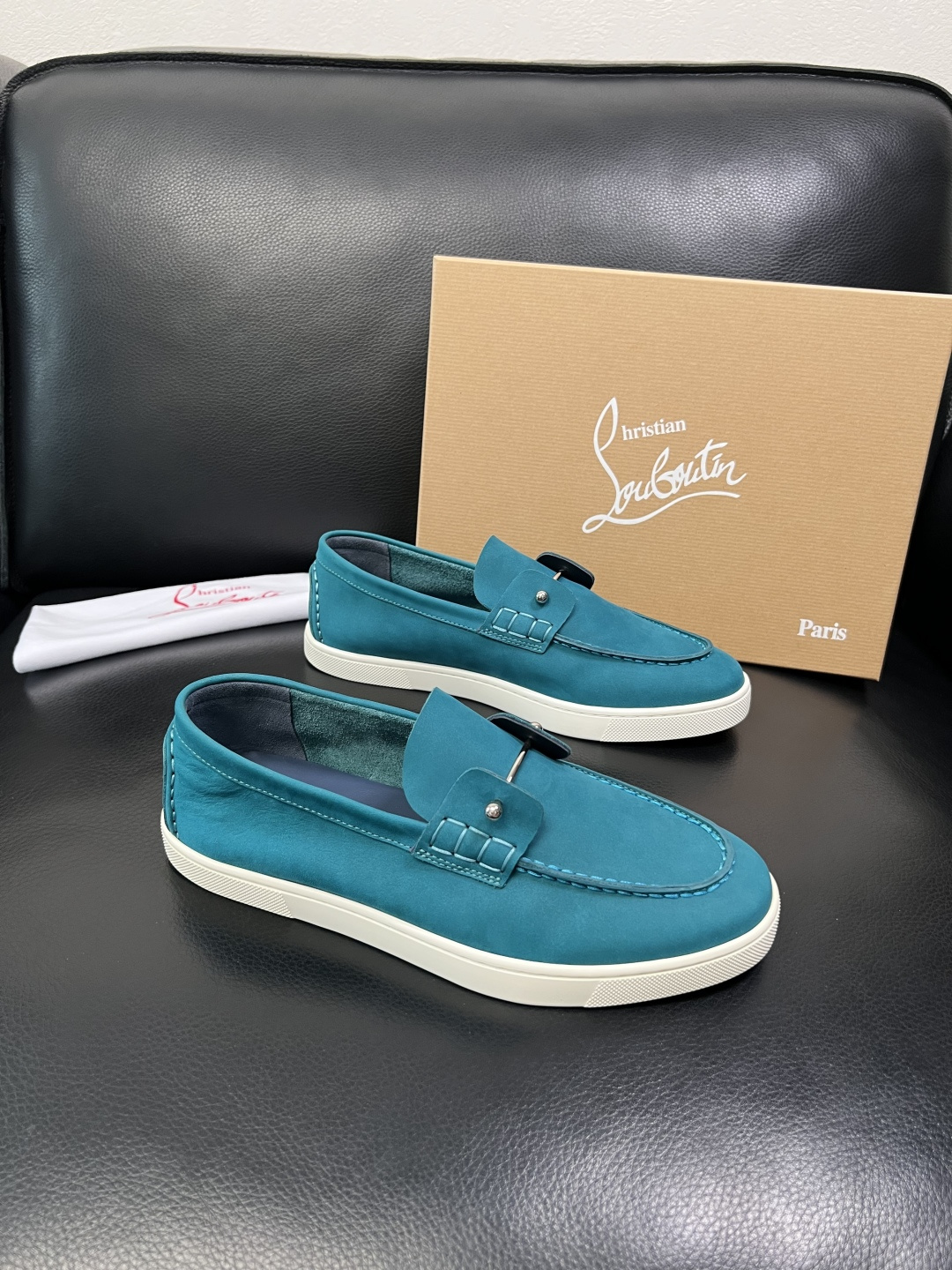 christian louboutin 高品质 顶级工艺品 CL红底 专柜同步原厂配置，意大利进口牛皮面