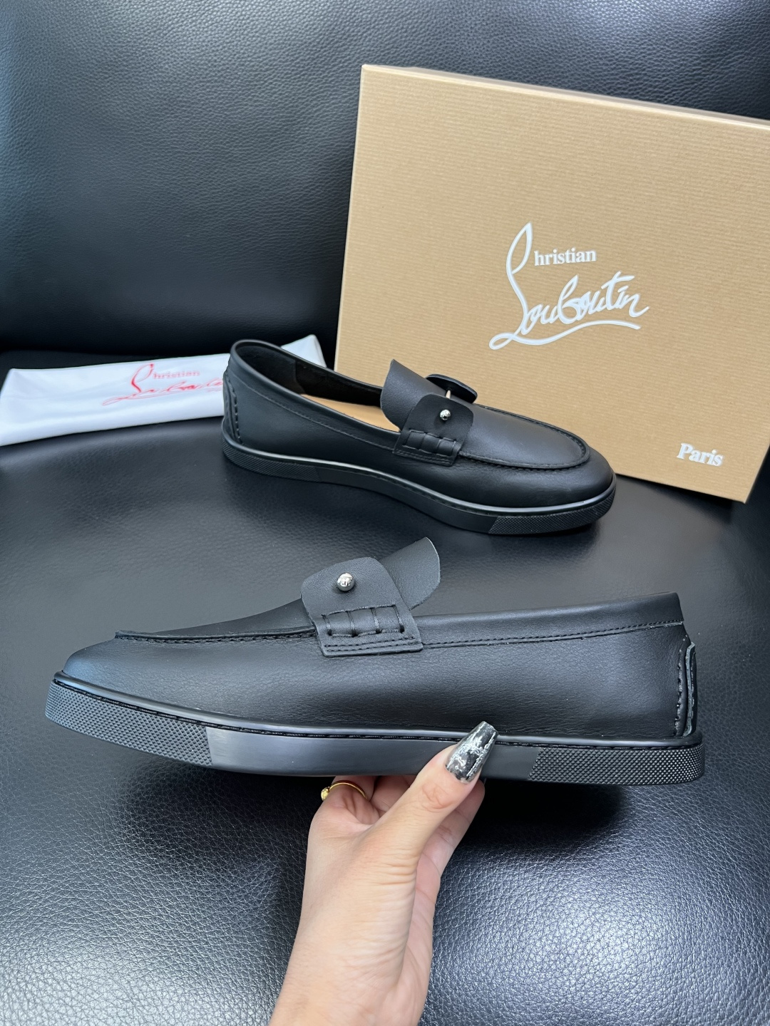 christian louboutin 高品质 顶级工艺品 CL红底 专柜同步原厂配置，意大利进口牛皮面