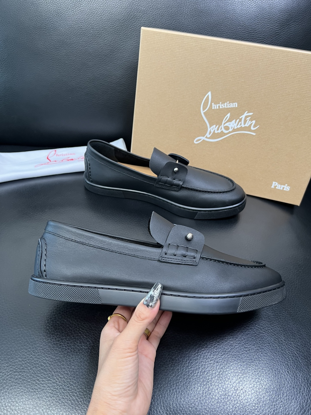 christian louboutin 高品质 顶级工艺品 CL红底 专柜同步原厂配置，意大利进口牛皮面