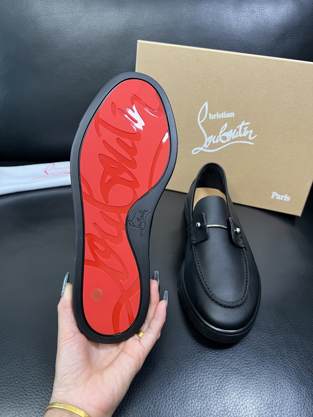 christian louboutin 高品质 顶级工艺品 CL红底 专柜同步原厂配置，意大利进口牛皮面