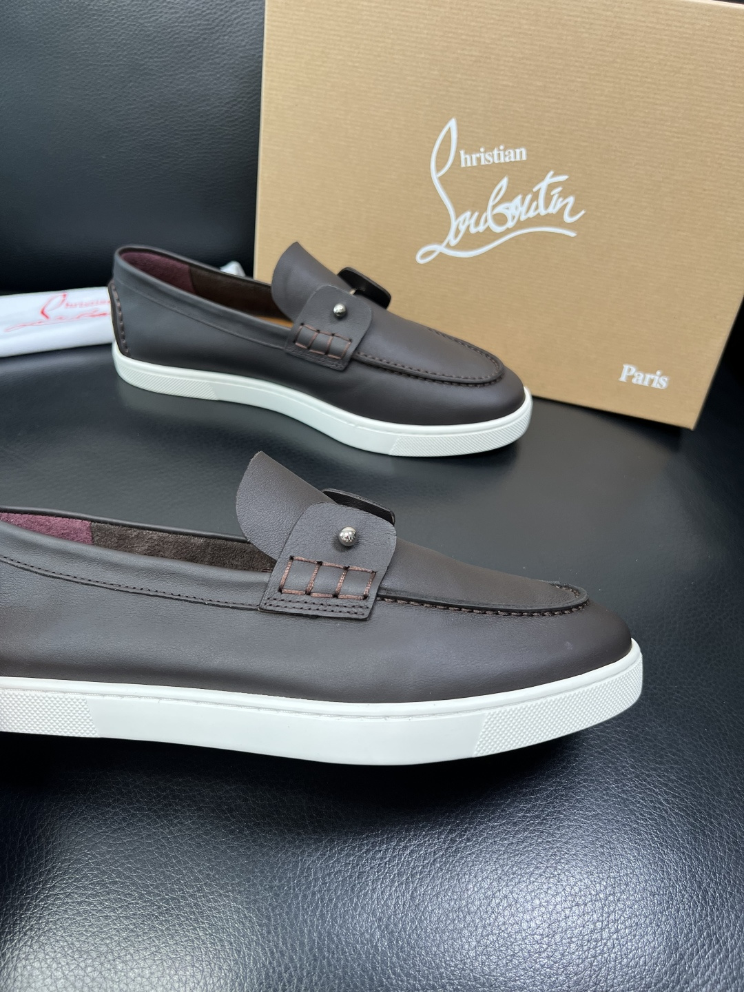 christian louboutin 高品质 顶级工艺品 CL红底 专柜同步原厂配置，意大利进口牛皮面