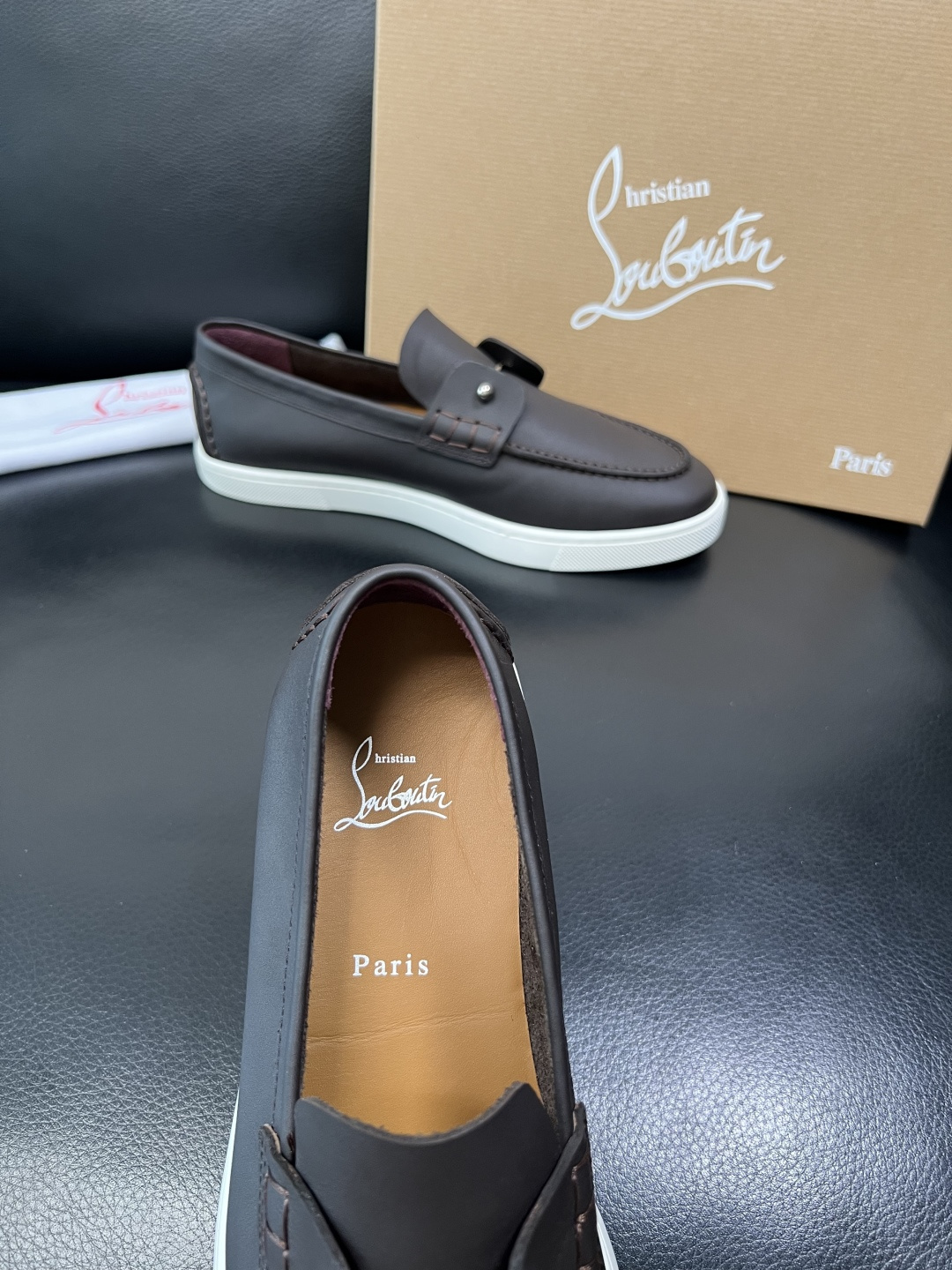 christian louboutin 高品质 顶级工艺品 CL红底 专柜同步原厂配置，意大利进口牛皮面