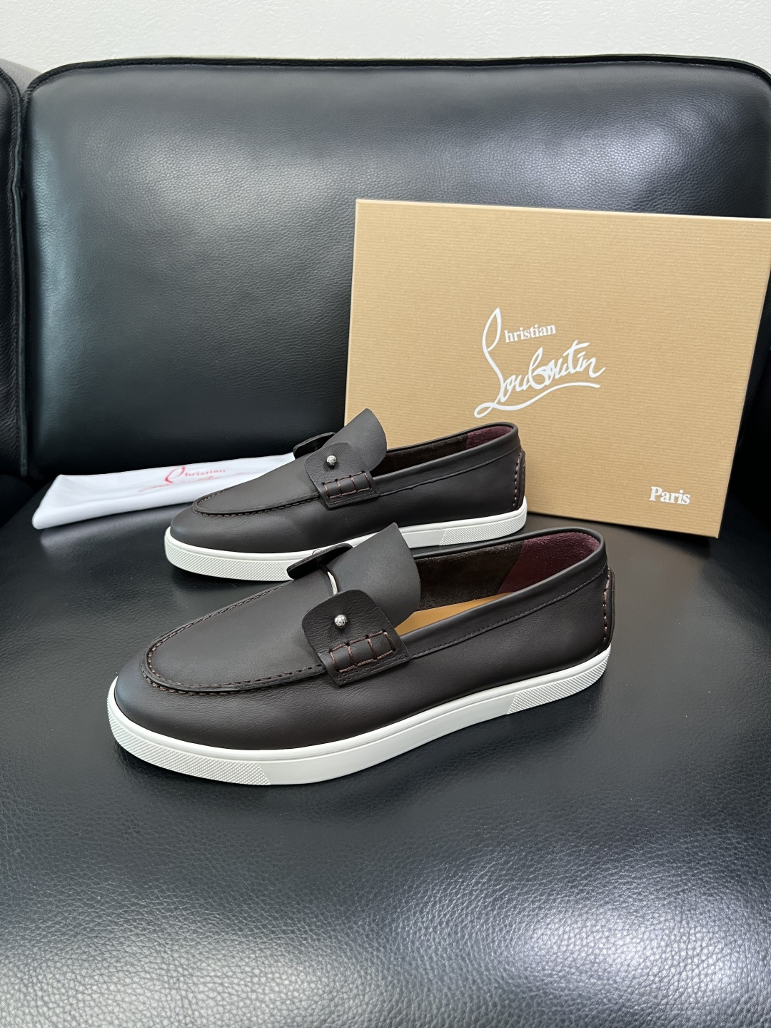 christian louboutin 高品质 顶级工艺品 CL红底 专柜同步原厂配置，意大利进口牛皮面