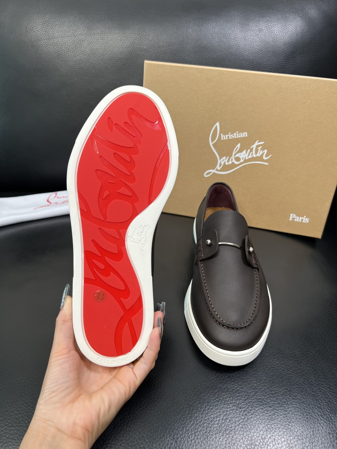 christian louboutin 高品质 顶级工艺品 CL红底 专柜同步原厂配置，意大利进口牛皮面