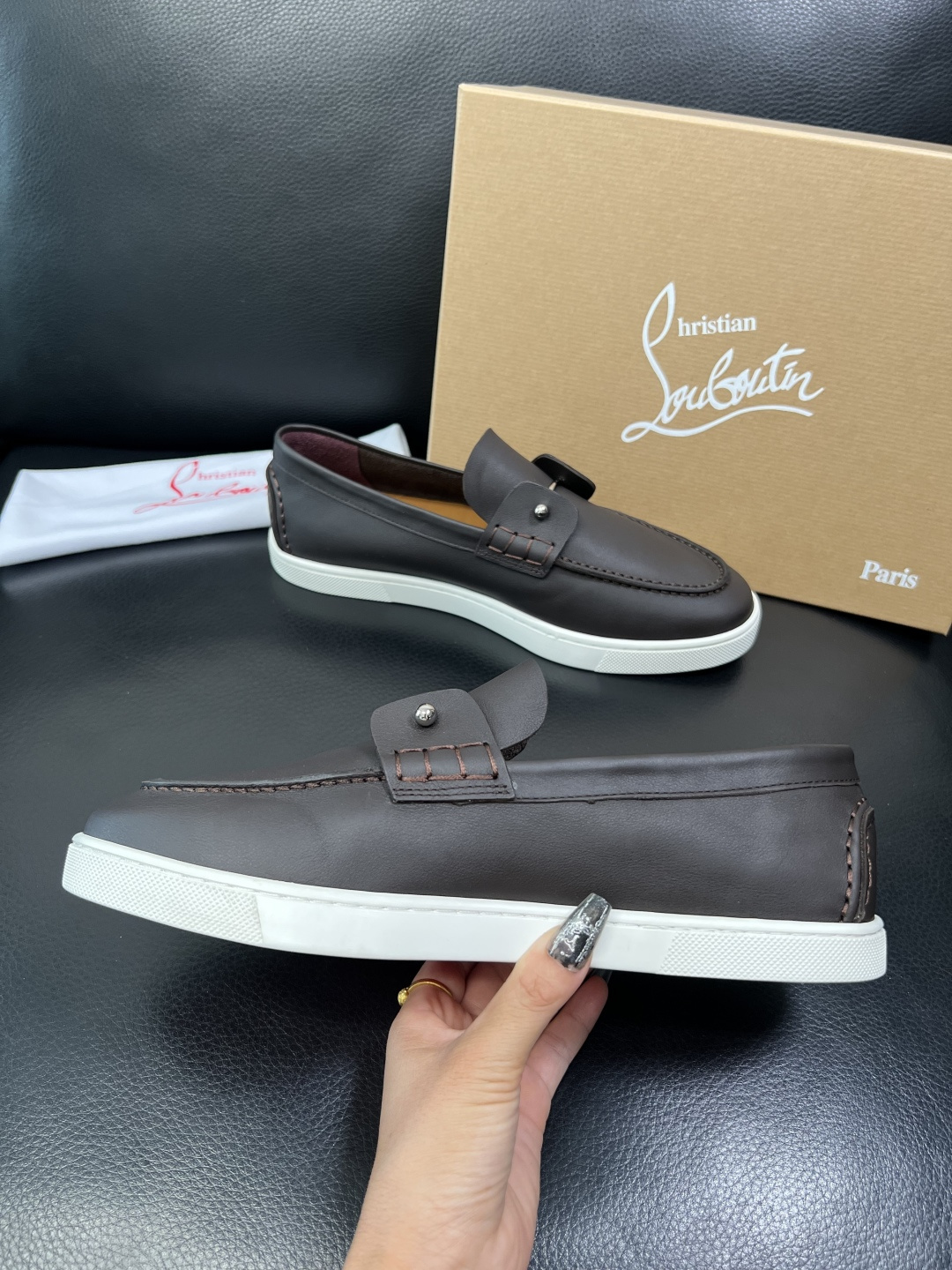 christian louboutin 高品质 顶级工艺品 CL红底 专柜同步原厂配置，意大利进口牛皮面