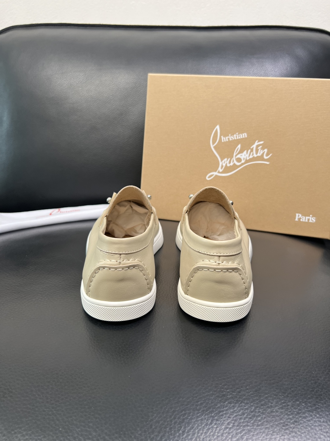 christian louboutin 高品质 顶级工艺品 CL红底 专柜同步原厂配置，意大利进口牛皮面