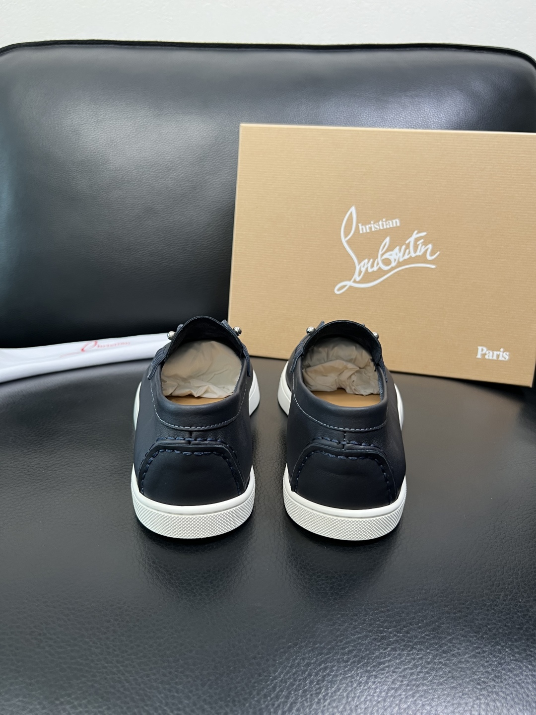 christian louboutin 高品质 顶级工艺品 CL红底 专柜同步原厂配置，意大利进口牛皮面