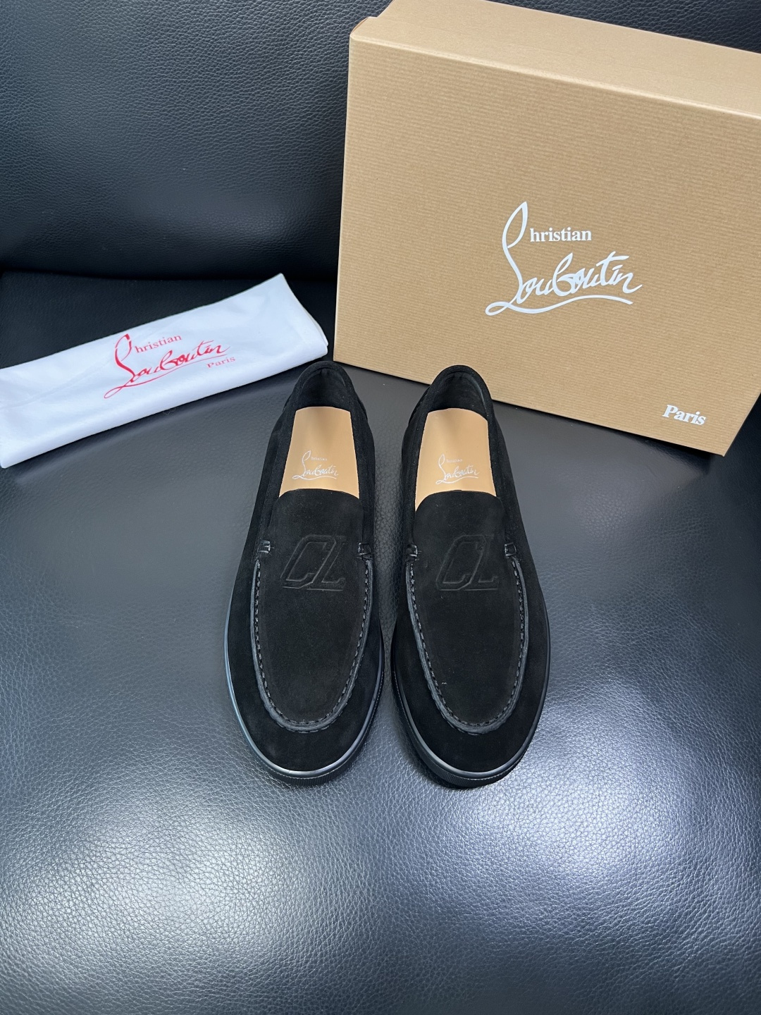 christian louboutin 高品质 顶级工艺品 CL红底 专柜同步原厂配置，意大利进口牛皮面