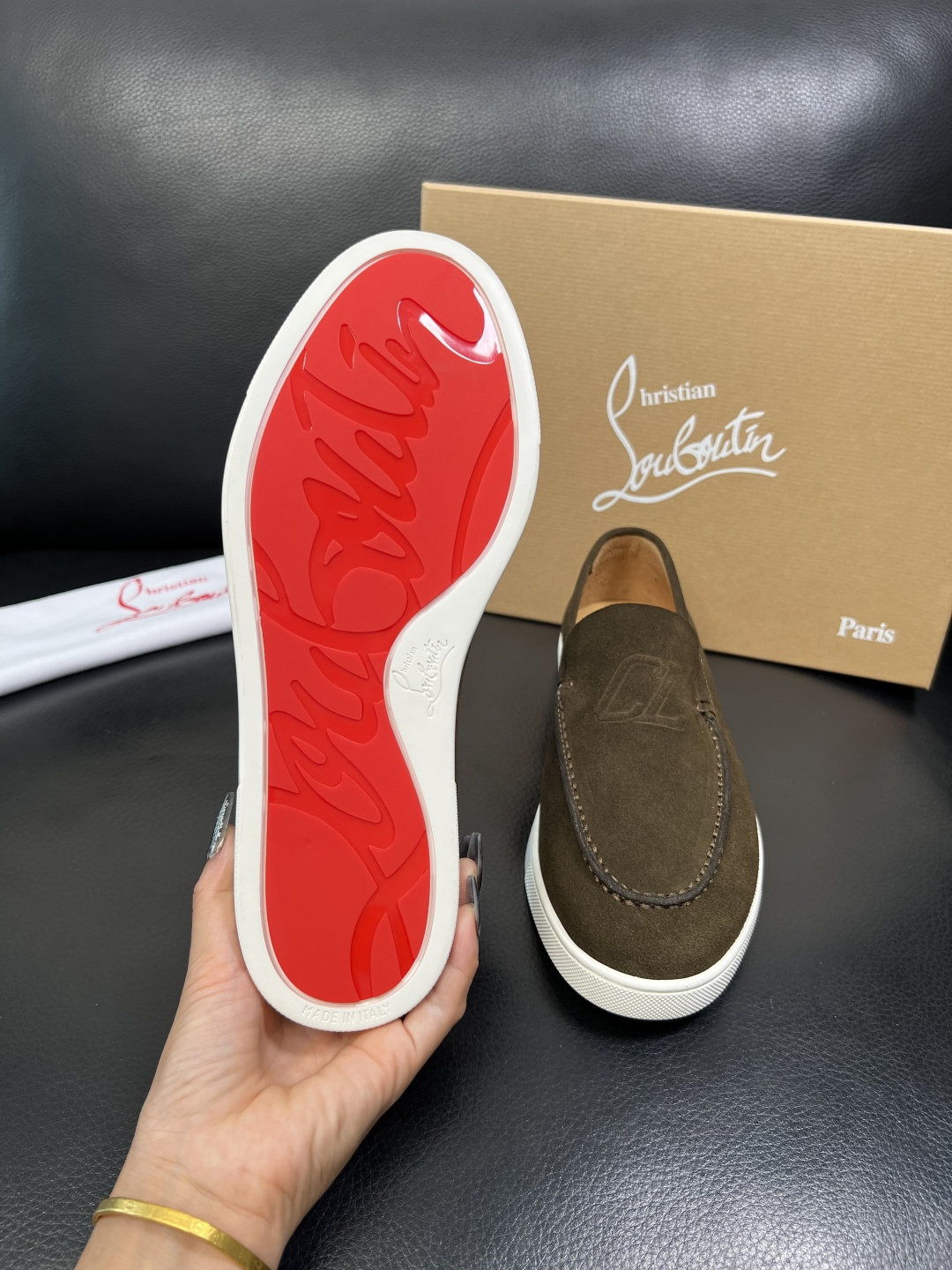 christian louboutin 高品质 顶级工艺品 CL红底 专柜同步原厂配置，意大利进口牛皮面
