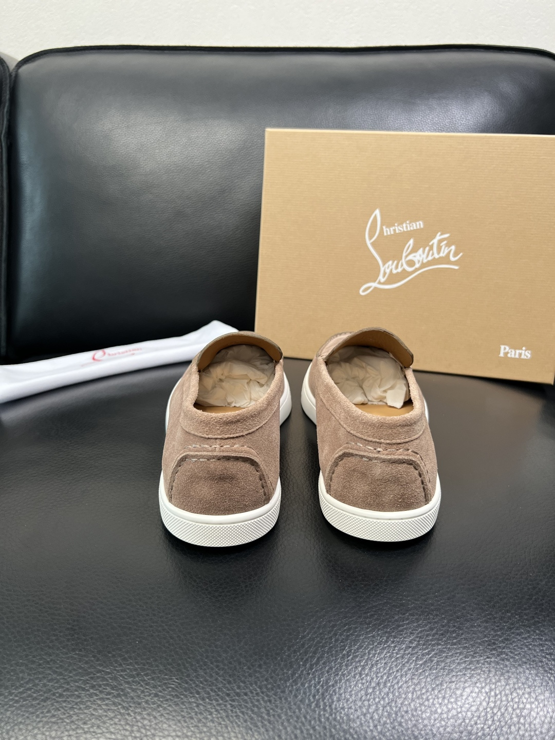 christian louboutin 高品质 顶级工艺品 CL红底 专柜同步原厂配置，意大利进口牛皮面