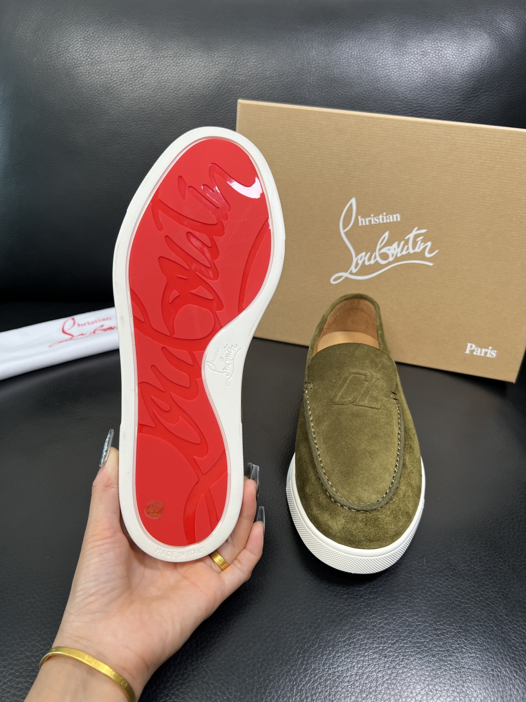 christian louboutin 高品质 顶级工艺品 CL红底 专柜同步原厂配置，意大利进口牛皮面