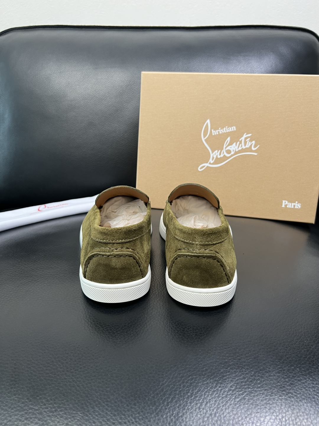 christian louboutin 高品质 顶级工艺品 CL红底 专柜同步原厂配置，意大利进口牛皮面