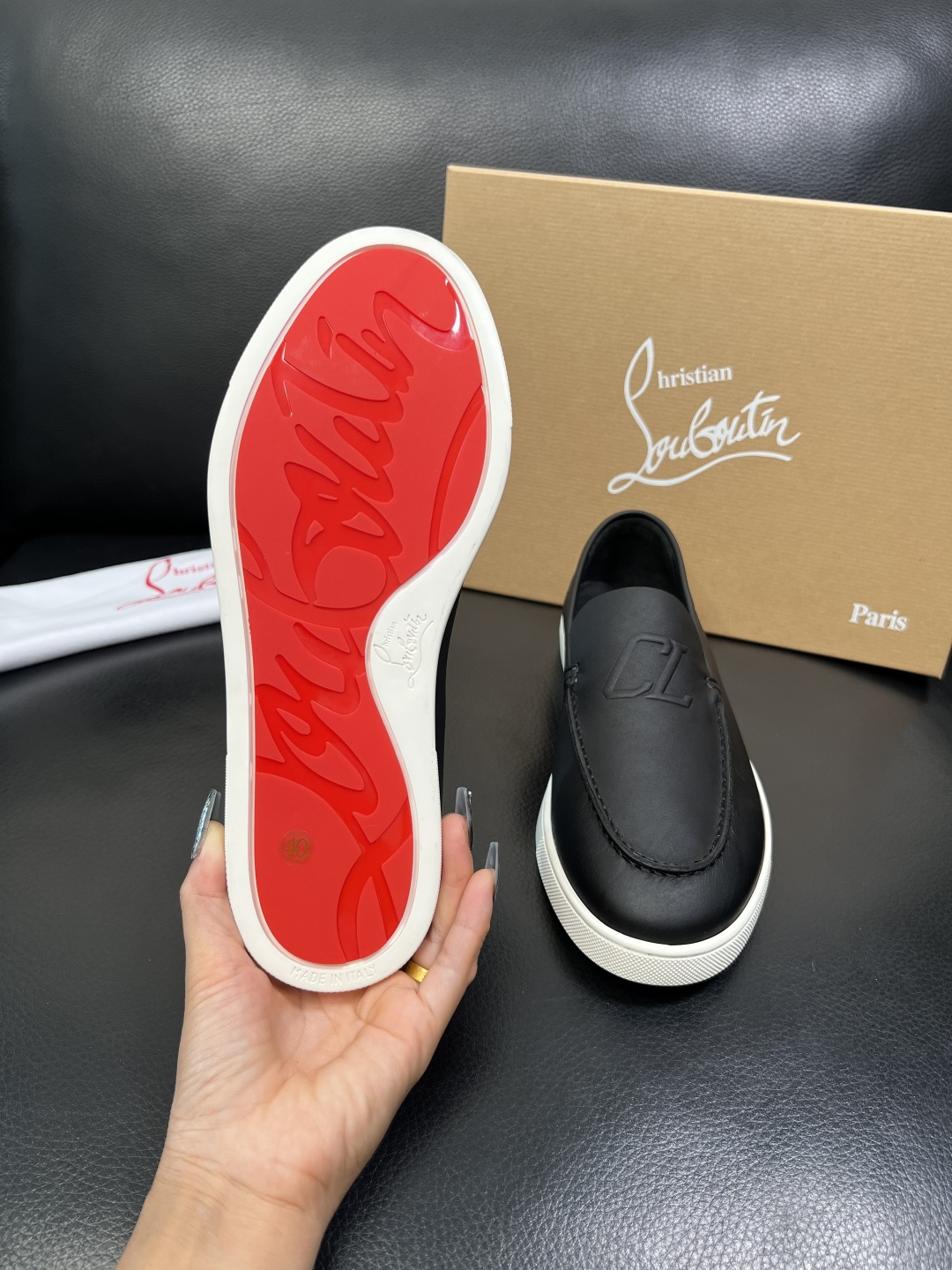 christian louboutin 高品质 顶级工艺品 CL红底 专柜同步原厂配置，意大利进口牛皮面
