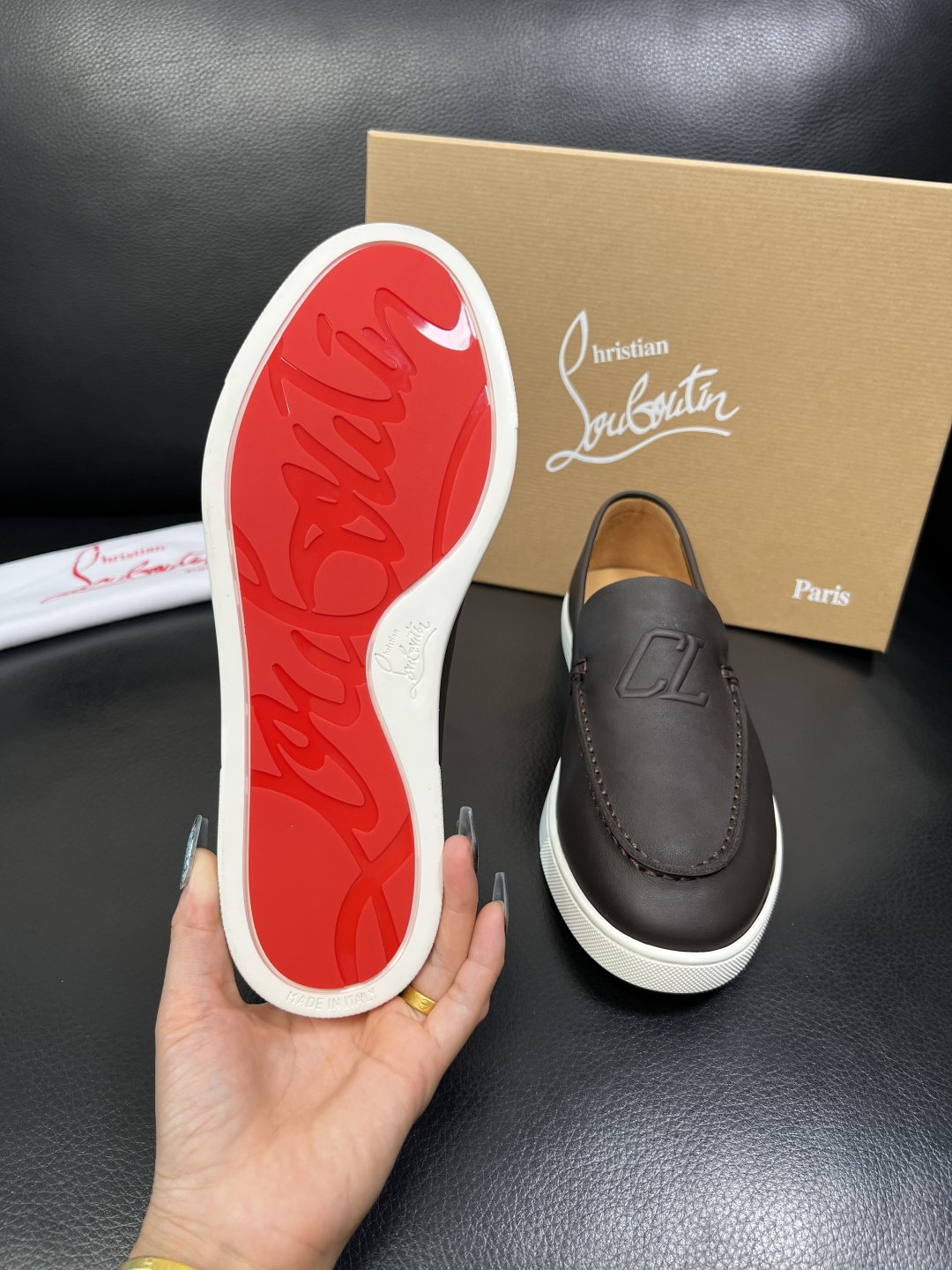 christian louboutin 高品质 顶级工艺品 CL红底 专柜同步原厂配置，意大利进口牛皮面
