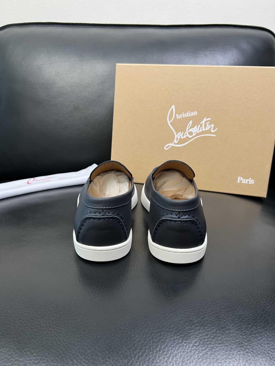 christian louboutin 高品质 顶级工艺品 CL红底 专柜同步原厂配置，意大利进口牛皮面