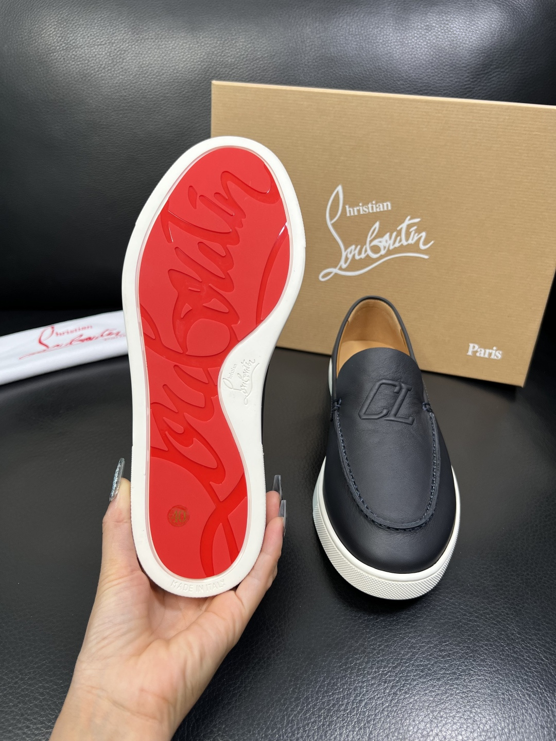 christian louboutin 高品质 顶级工艺品 CL红底 专柜同步原厂配置，意大利进口牛皮面