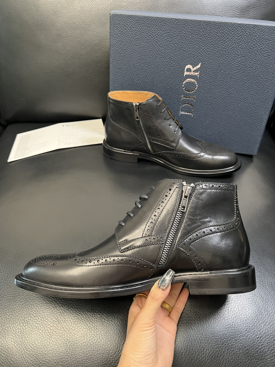 Dior 顶级工艺品 迪奥 靴子高帮专柜同步 原厂配置，意大利进口原版牛皮面料，透气舒适进口水染牛里垫，