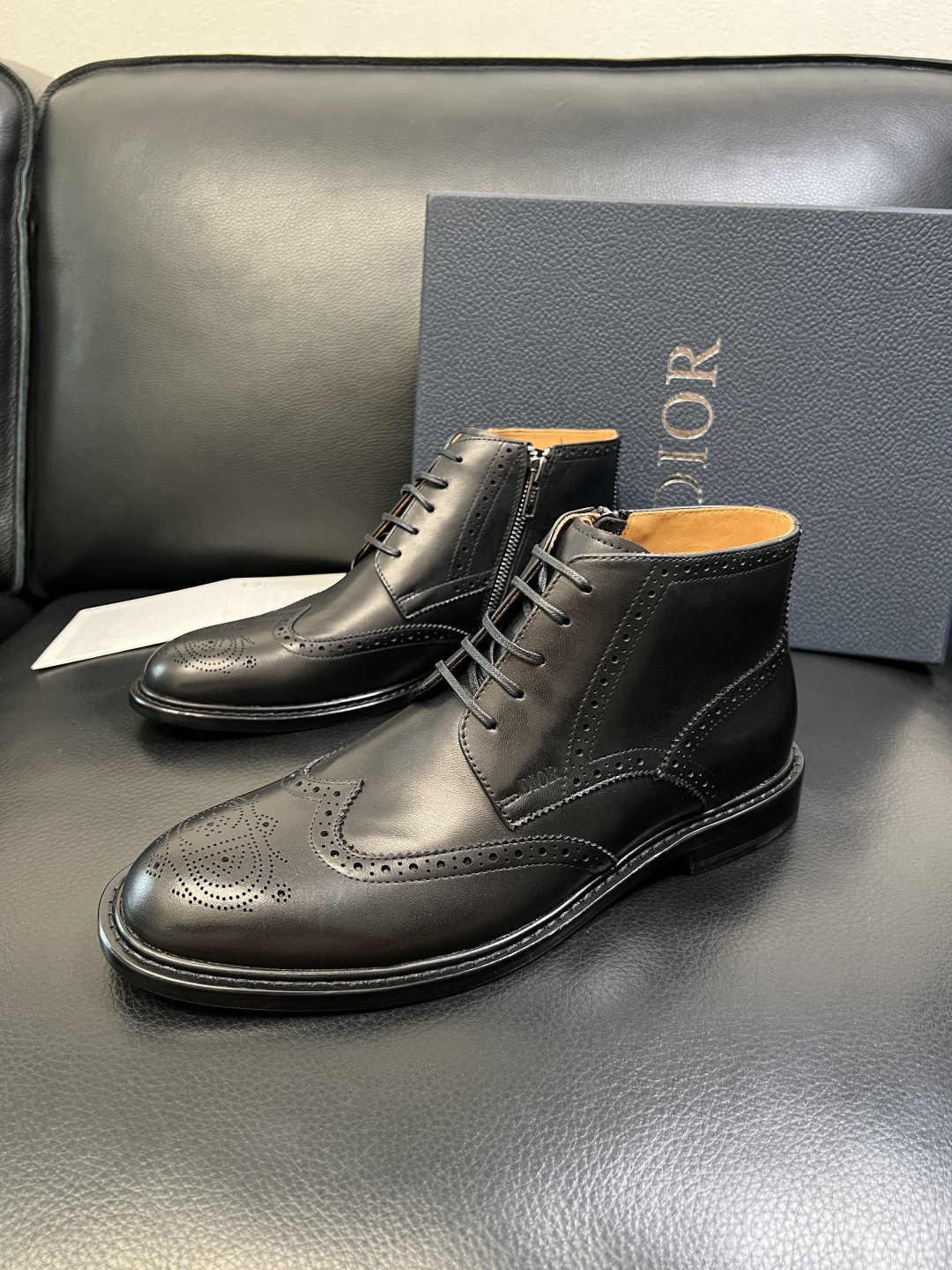 Dior 顶级工艺品 迪奥 靴子高帮专柜同步 原厂配置，意大利进口原版牛皮面料，透气舒适进口水染牛里垫，