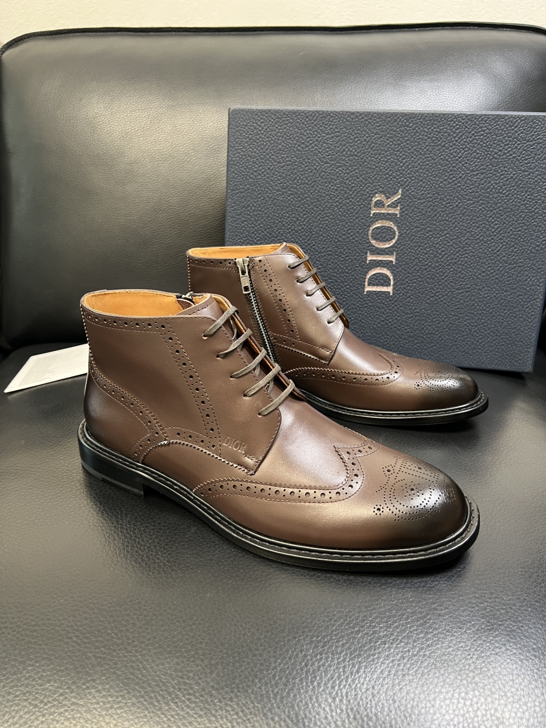 Dior 顶级工艺品 迪奥 靴子高帮专柜同步 原厂配置，意大利进口原版牛皮面料，透气舒适进口水染牛里垫，