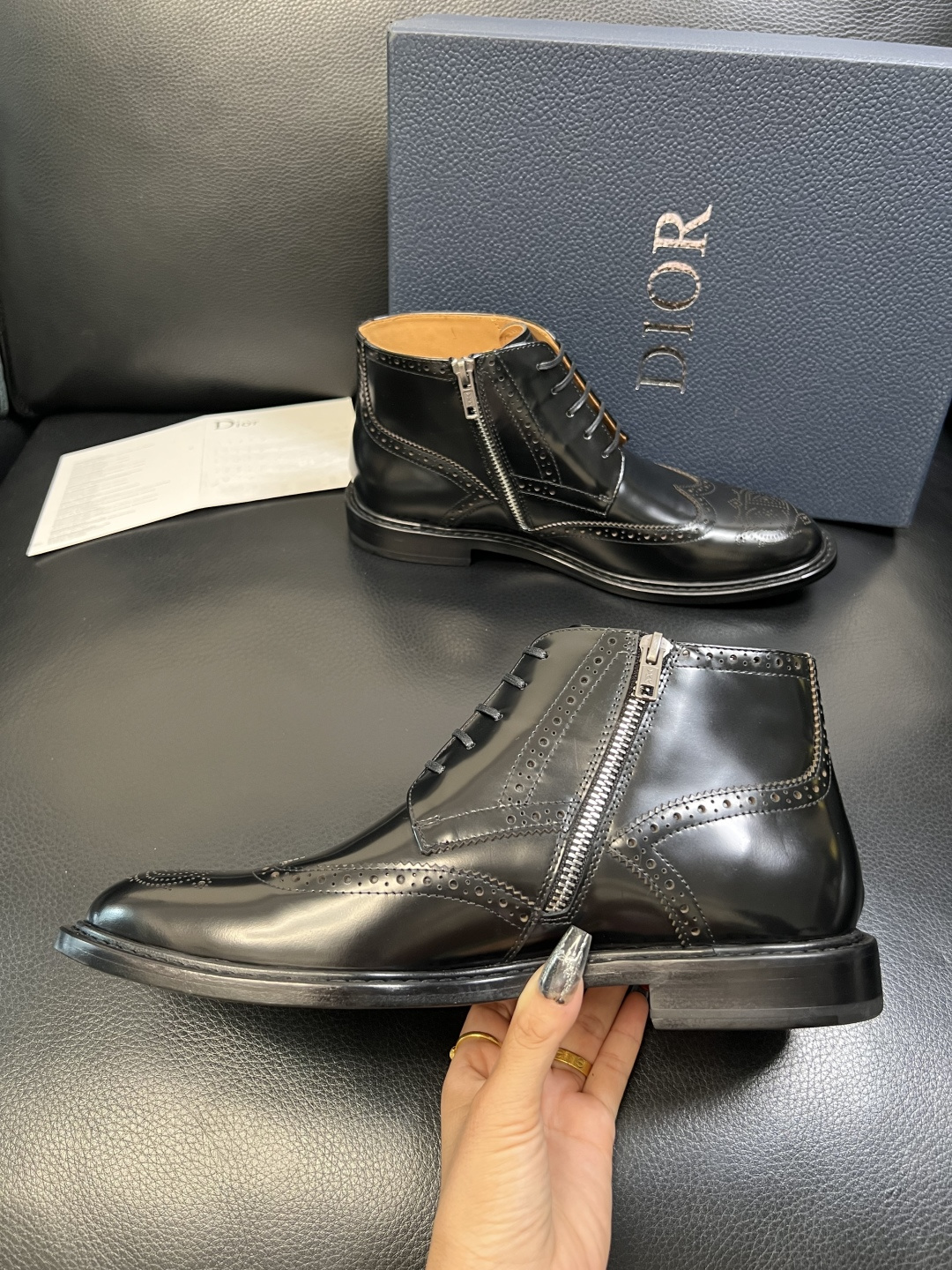 Dior 顶级工艺品 迪奥 靴子高帮专柜同步 原厂配置，意大利进口原版牛皮面料，透气舒适进口水染牛里垫，