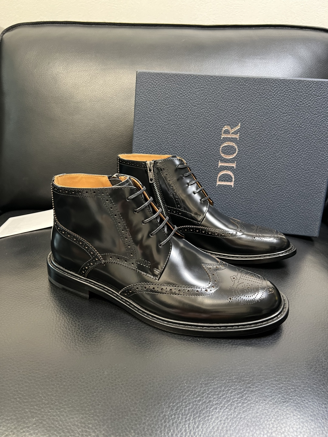 Dior 顶级工艺品 迪奥 靴子高帮专柜同步 原厂配置，意大利进口原版牛皮面料，透气舒适进口水染牛里垫，