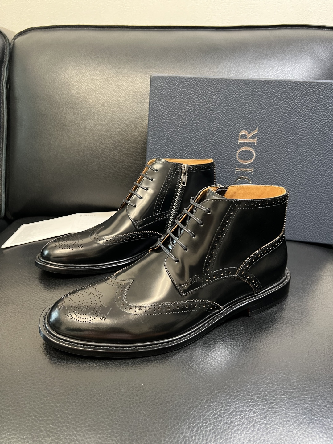 Dior 顶级工艺品 迪奥 靴子高帮专柜同步 原厂配置，意大利进口原版牛皮面料，透气舒适进口水染牛里垫，