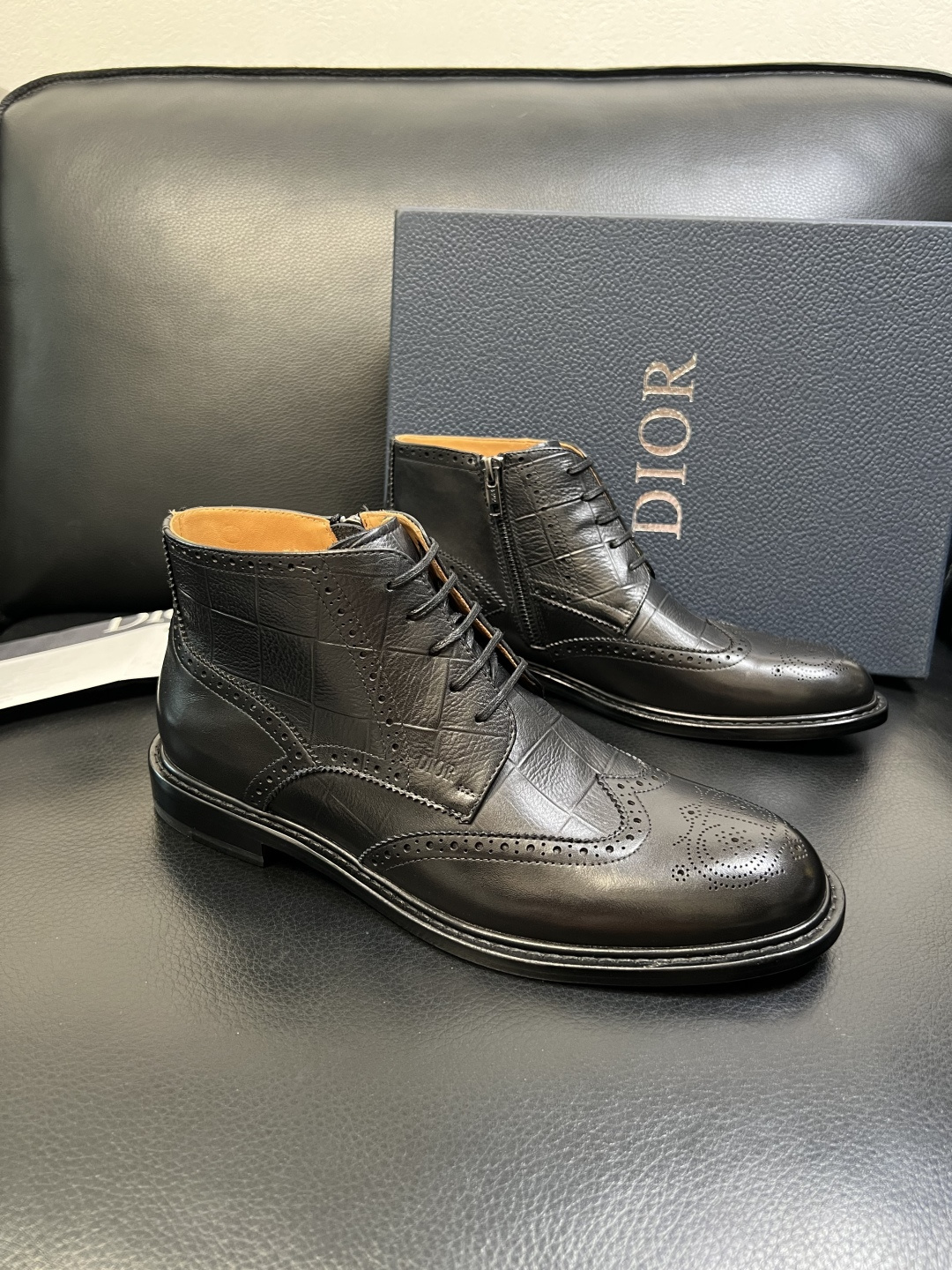 Dior 顶级工艺品 迪奥 靴子高帮专柜同步 原厂配置，意大利进口原版牛皮面料，透气舒适进口水染牛里垫，