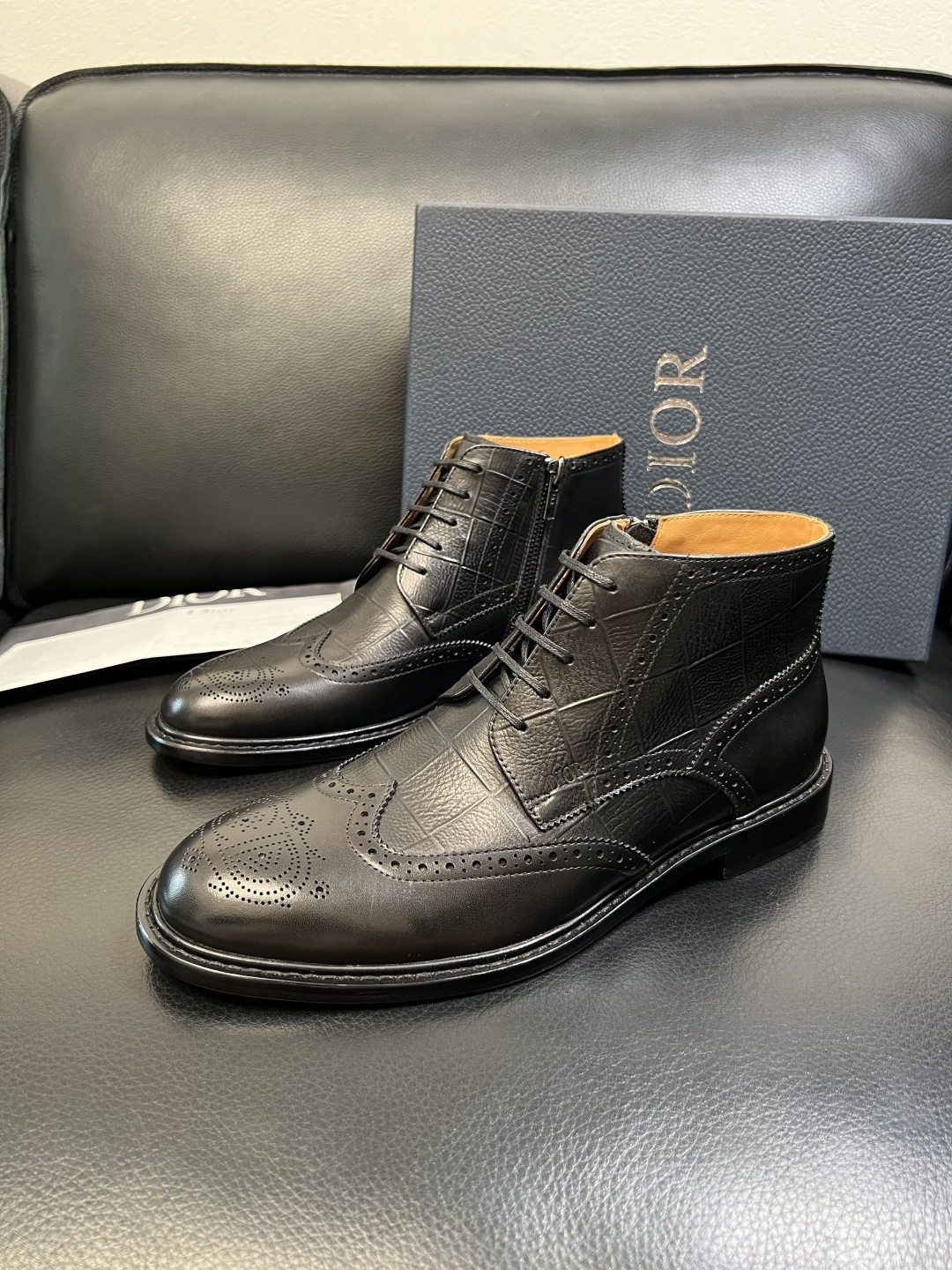 Dior 顶级工艺品 迪奥 靴子高帮专柜同步 原厂配置，意大利进口原版牛皮面料，透气舒适进口水染牛里垫，