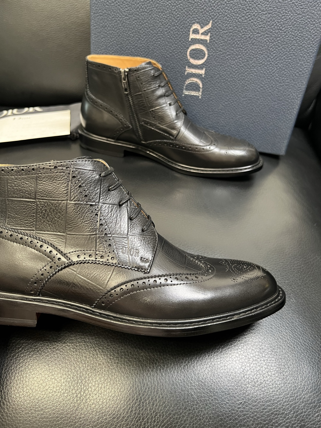 Dior 顶级工艺品 迪奥 靴子高帮专柜同步 原厂配置，意大利进口原版牛皮面料，透气舒适进口水染牛里垫，